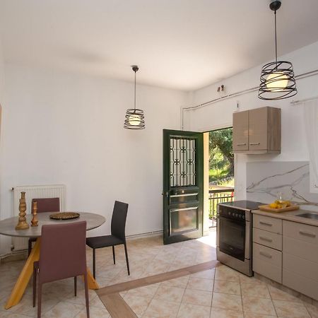 Appartamento Ionian Kaizer Boutique Achílleion Esterno foto