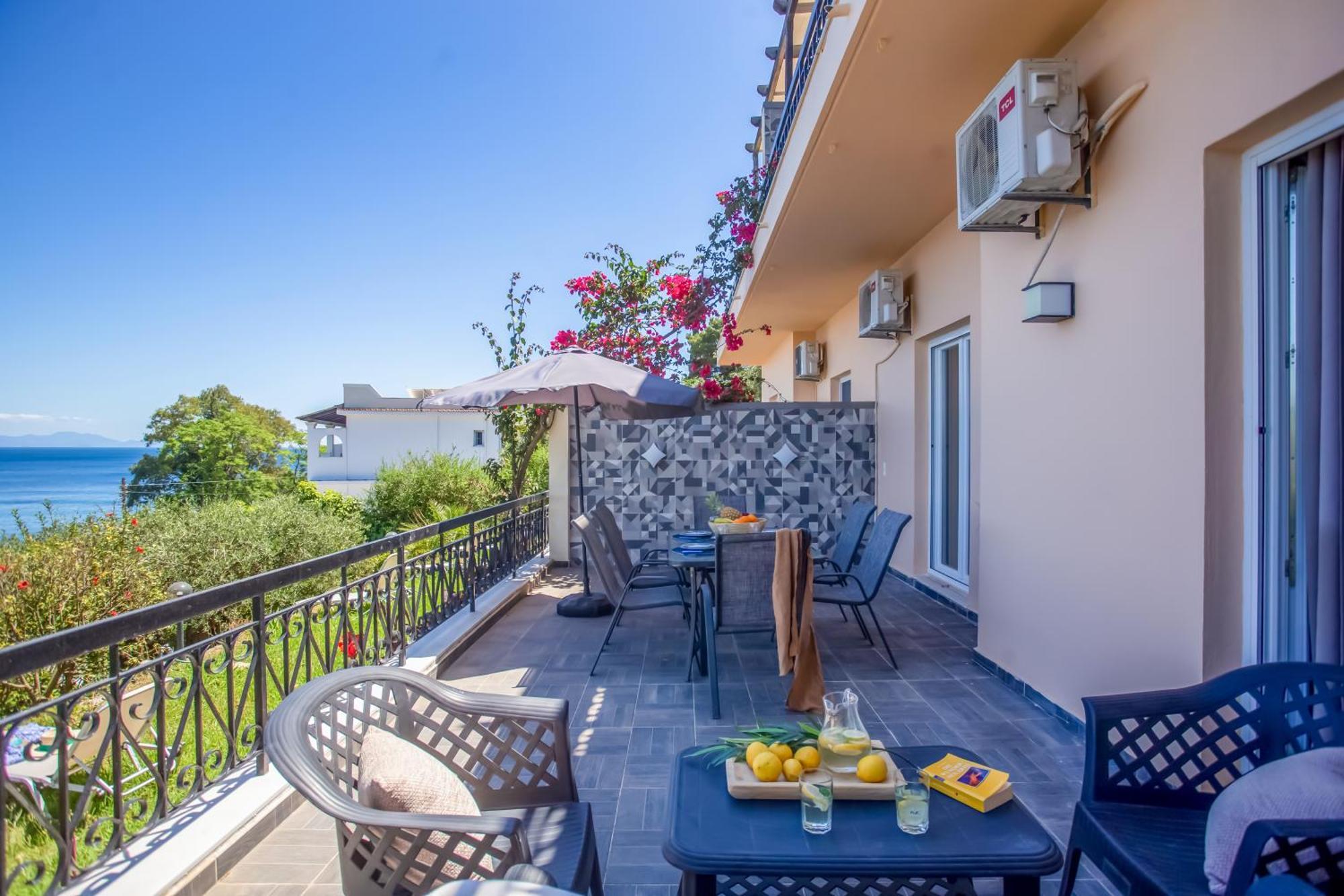 Appartamento Ionian Kaizer Boutique Achílleion Esterno foto